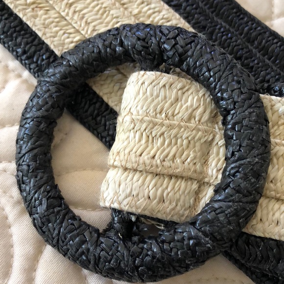 Adjustable round buckle, lightweight soft rattan look and feel belt - Picture 2 of 6